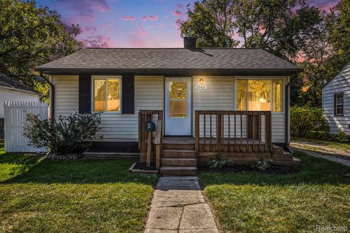 3740 Ivanhoe Ave, Flint, MI, 48506-4214 | Card Image