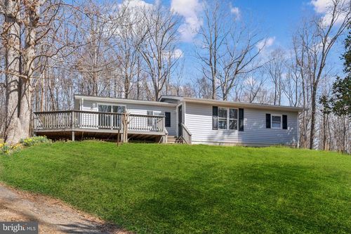 2215 W Hoover Rd, HAYWOOD, VA, 22722-2225 | Card Image