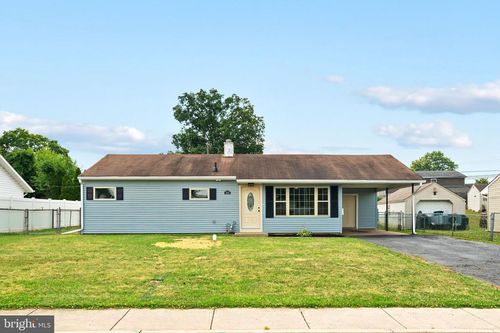 224 Suffolk Rd, FAIRLESS HILLS, PA, 19030-3204 | Card Image