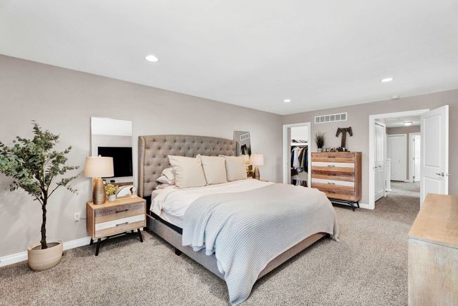 2512 E Maple Rd, House other with 4 bedrooms, 3 bathrooms and null parking in Troy MI | Image 17