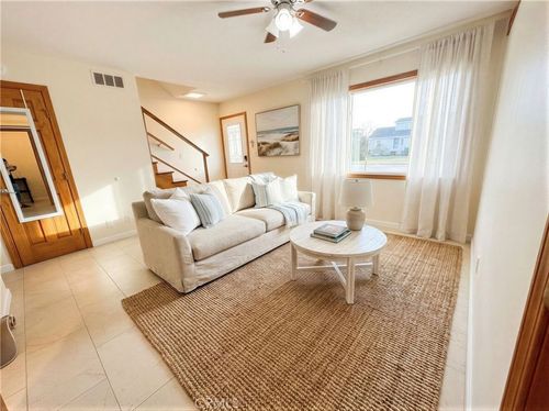 3-7672 Amazon Dr, Huntington Beach, CA, 92647-8623 | Card Image