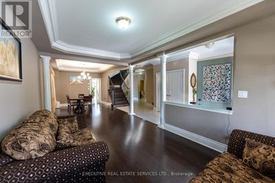 8 Gosling St, House other with 5 bedrooms, 5 bathrooms and 5 parking in Brampton ON | Image 3