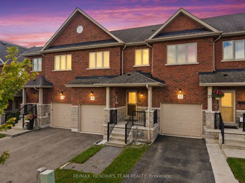 35 Sunset Way, Thorold, ON, L2V0C7 | Card Image
