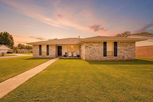 2016 Willow Bend Rd, Wharton, TX, 77488-4468 | Card Image