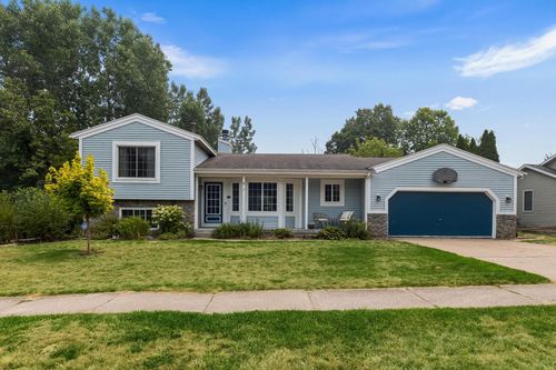 5410 Riverlook Dr Ne, Comstock Park, MI, 49321-9561 | Card Image