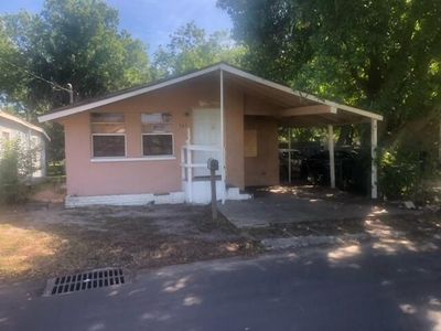 547 Division Street, House other with 3 bedrooms, 2 bathrooms and null parking in Daytona Beach FL | Image 1