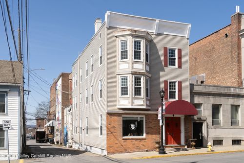 11 S South 6th Street, Hudson, NY, 12534 | Card Image
