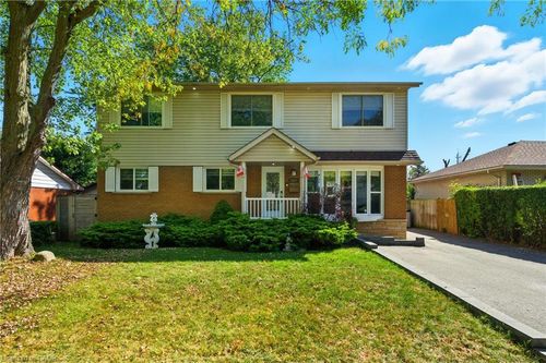 5372 Spruce Ave, Burlington, ON, L7L1N7 | Card Image