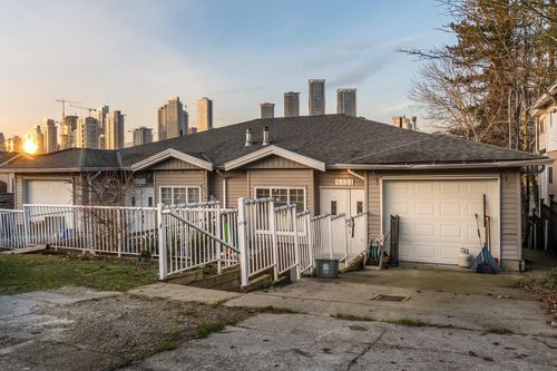 5131 Manor St, Burnaby, BC, V5G1B4 | Card Image