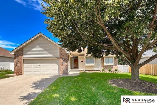 103 S Fall Creek Rd, Papillion, NE, 68133-3342 | Card Image