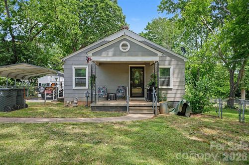 109 S Pine St, Lowell, NC, 28098-1263 | Card Image