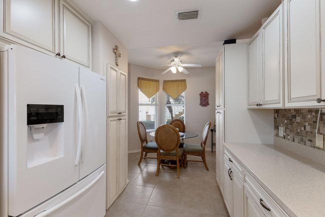 UNIT-102 - 8414 Wethersfield Run, Condo with 2 bedrooms, 2 bathrooms and null parking in Lakewood Ranch FL | Image 7