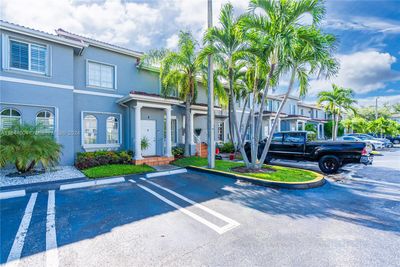 2 - 5245 Nw 112th Ave, Townhouse with 3 bedrooms, 2 bathrooms and null parking in Doral FL | Image 2