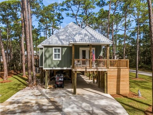 500 Chenault Ave, Dauphin Island, AL, 36528-3510 | Card Image
