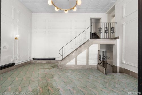 590 Parkview #201 Drive, Detroit, MI, 48214 | Card Image