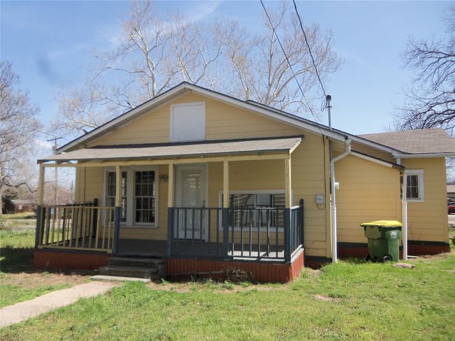 covered porch | Image 26