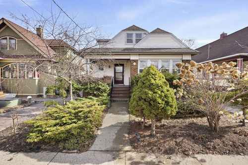 1433 Spaight St, Madison, WI, 53703-4165 | Card Image