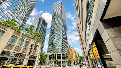 4407-38 Grenville St, Toronto, ON, M4Y1A5 | Card Image