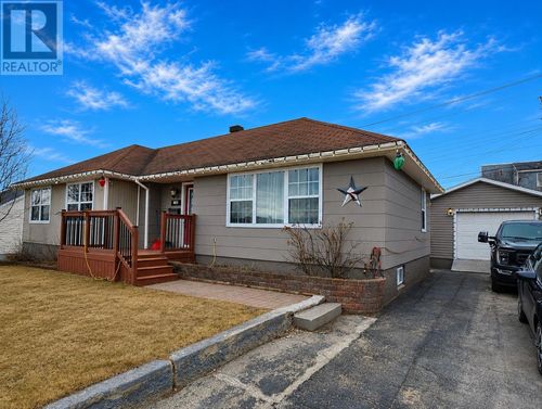 865 Hudson Dr, Labrador City, NL, A2V1M8 | Card Image