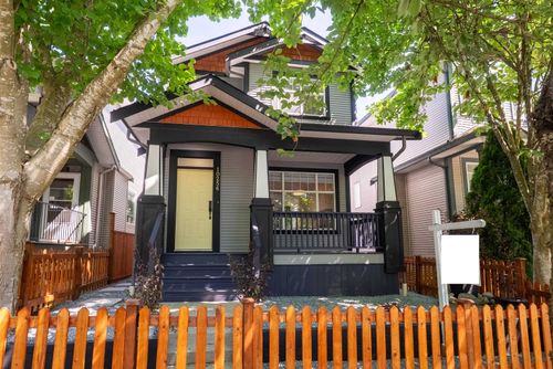 10256 243a St, Maple Ridge, BC, V2W1Y3 | Card Image
