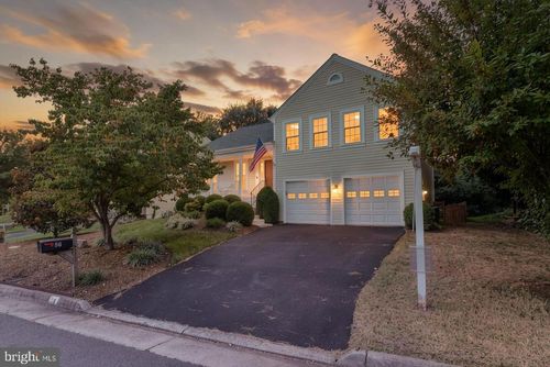 56 Mcpherson Cir, STERLING, VA, 20165-5775 | Card Image