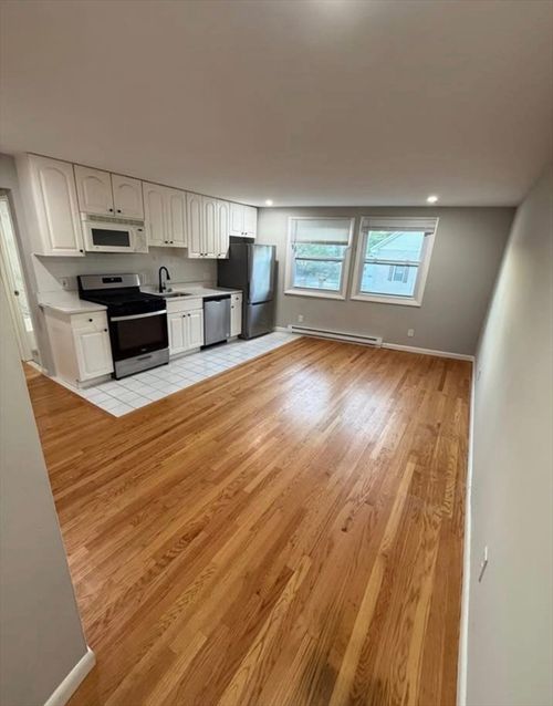 6f-83 Haven St, Reading, MA, 01867-2932 | Card Image