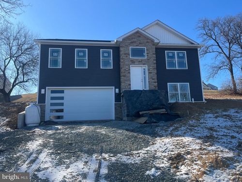 8286 Capri Ct, WAYNESBORO, PA, 17268-7626 | Card Image