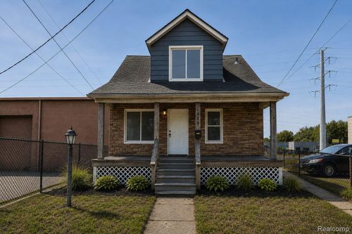 329 W Muir Ave, Hazel Park, MI, 48030-2428 | Card Image