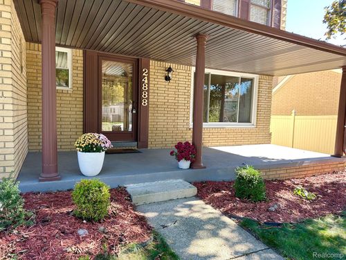 24888 Apple Crest Dr, Novi, MI, 48375-2602 | Card Image