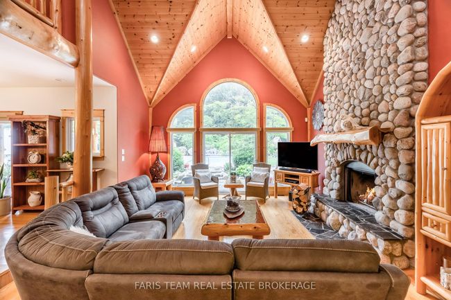 697 Lafontaine Rd E, House other with 6 bedrooms, 4 bathrooms and 15 parking in Tiny ON | Image 6