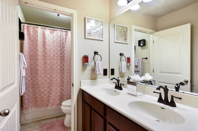 Guest bath up and bath for bedroom #2. | Image 20