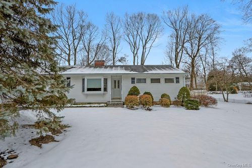 2 Milich Ln, New City, NY, 10956-2924 | Card Image