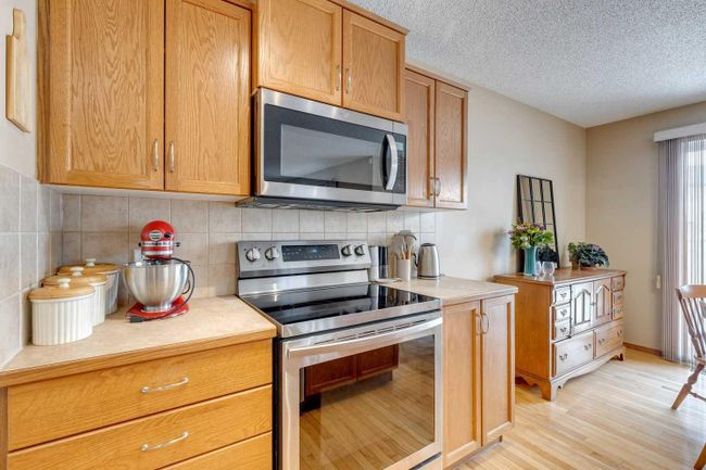 332 Cranfield Gardens Se, Home with 4 bedrooms, 3 bathrooms and 4 parking in Calgary AB | Image 9
