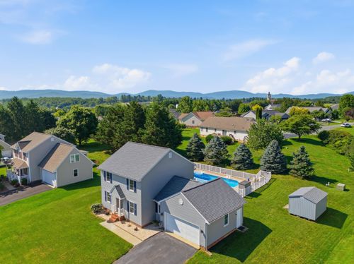 21 Amelia Dr, WAYNESBORO, VA, 22980-6530 | Card Image
