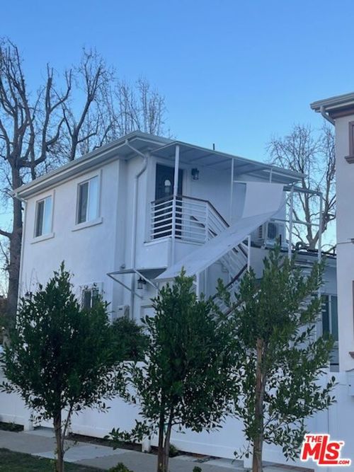 15524 Sylvan St, Van Nuys, CA, 91411-1020 | Card Image