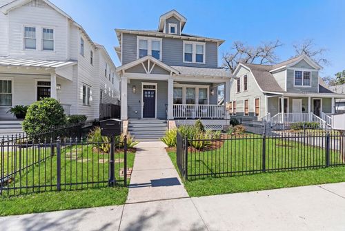 1215 Rutland St, Houston, TX, 77008-6832 | Card Image