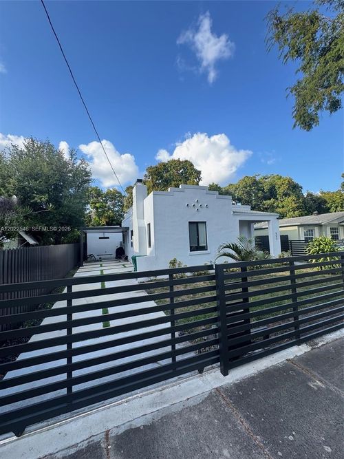 front-557 Nw 44th St, MIAMI, FL, 33127-2656 | Card Image