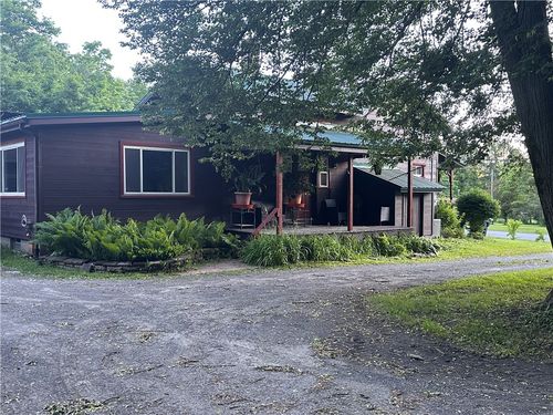 160 Martin Rd, Naples, NY, 14512-9422 | Card Image