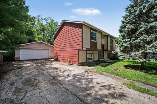 528 E Stimmel St, West Chicago, IL, 60185-3447 | Card Image