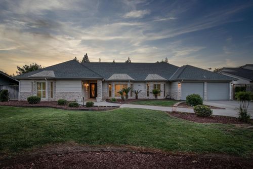 5431 N Kavanagh Ave, Fresno, CA, 93705 | Card Image