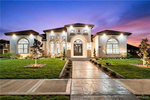 1800 S Queen St, Edinburg, TX, 78539-2527 | Card Image