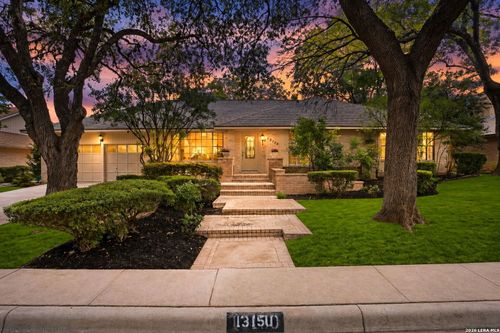 13150 N Hunters Cir, San Antonio, TX, 78230-2843 | Card Image