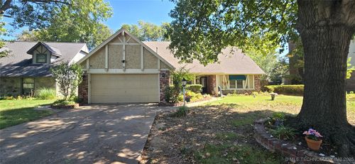 6915 S 77th East Ave, Tulsa, OK, 74133-7740 | Card Image