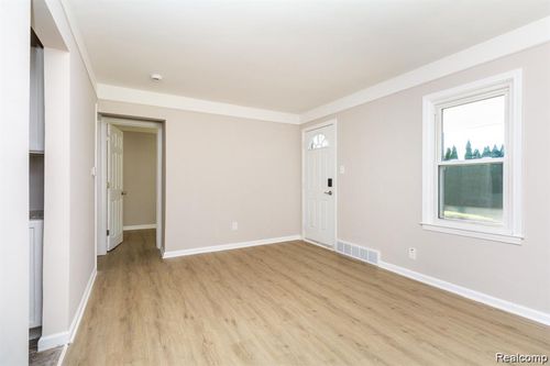 8269 Westminster Ave, Warren, MI, 48089-2926 | Card Image