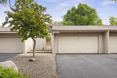 16410 15th Ave N, Plymouth, MN, 55447-2809 | Card Image