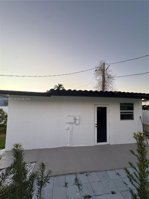 9633 Sw 11th Ter, Miami, FL, 33174-2945 | Card Image