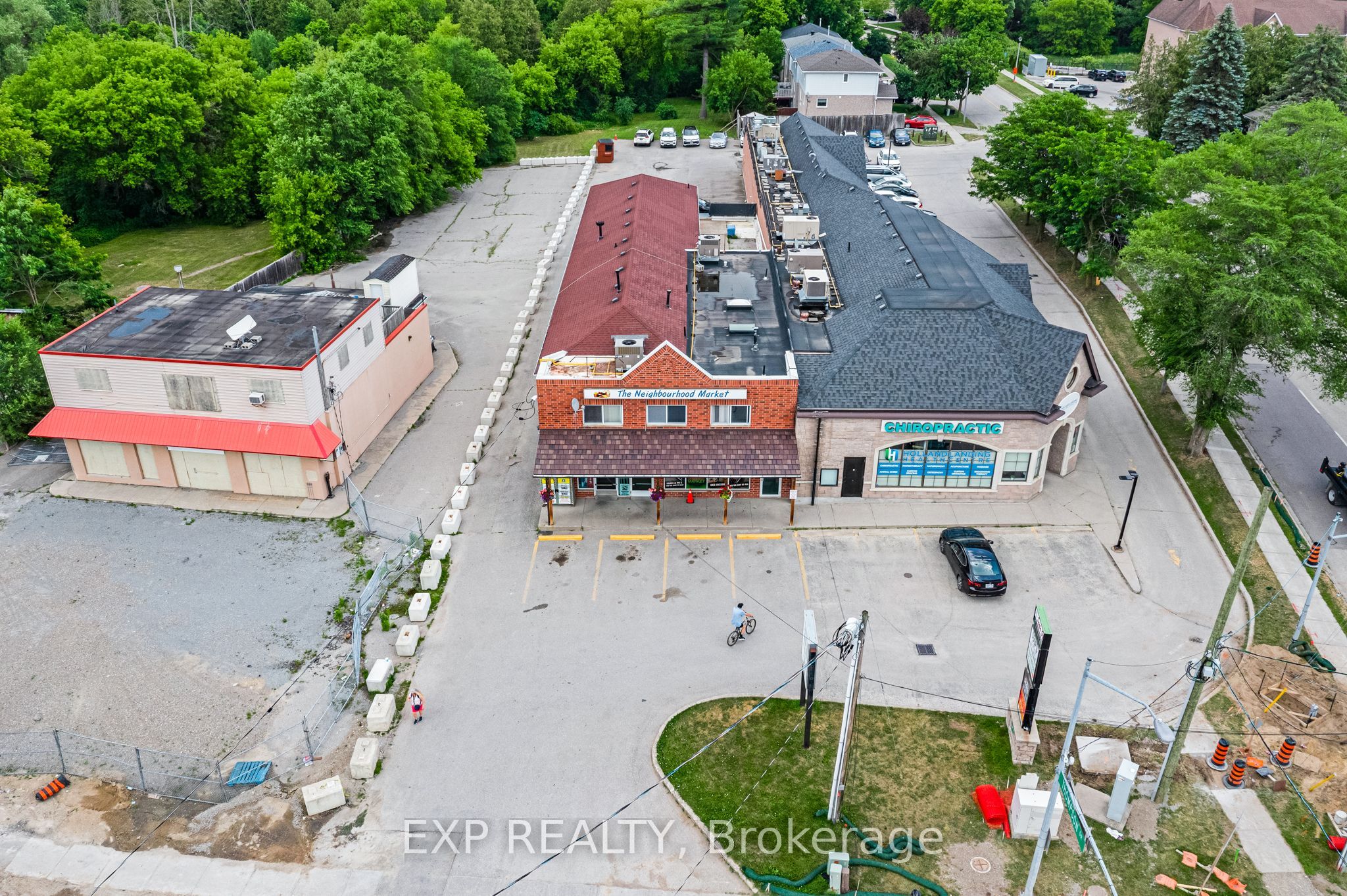Commercial Sale in East Gwillimbury 3