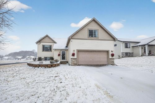 212 Keystone Dr Ne, Pine Island, MN, 55963-7587 | Card Image