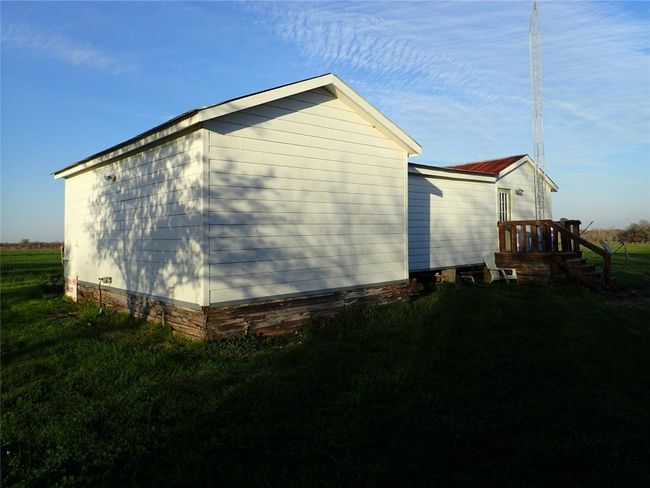 471 Fm 1296, Home with 1 bedrooms, 1 bathrooms and 3 parking in Waelder TX | Image 23