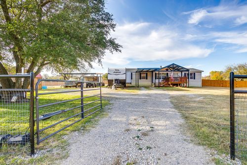 122 Blue Moon Ct, Springtown, TX, 76082-7552 | Card Image